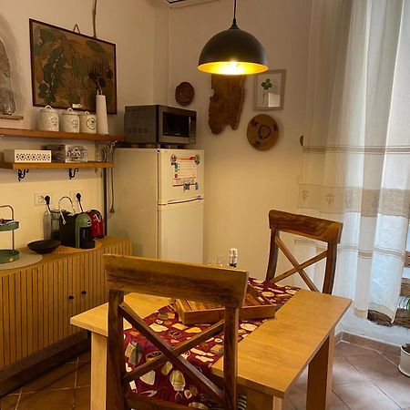 La Casetta Al Centro Di Ольбия Экстерьер фото